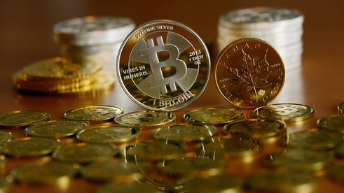 Цена Bitcoin взлетела на 40%. В чем причина рекордного роста? 